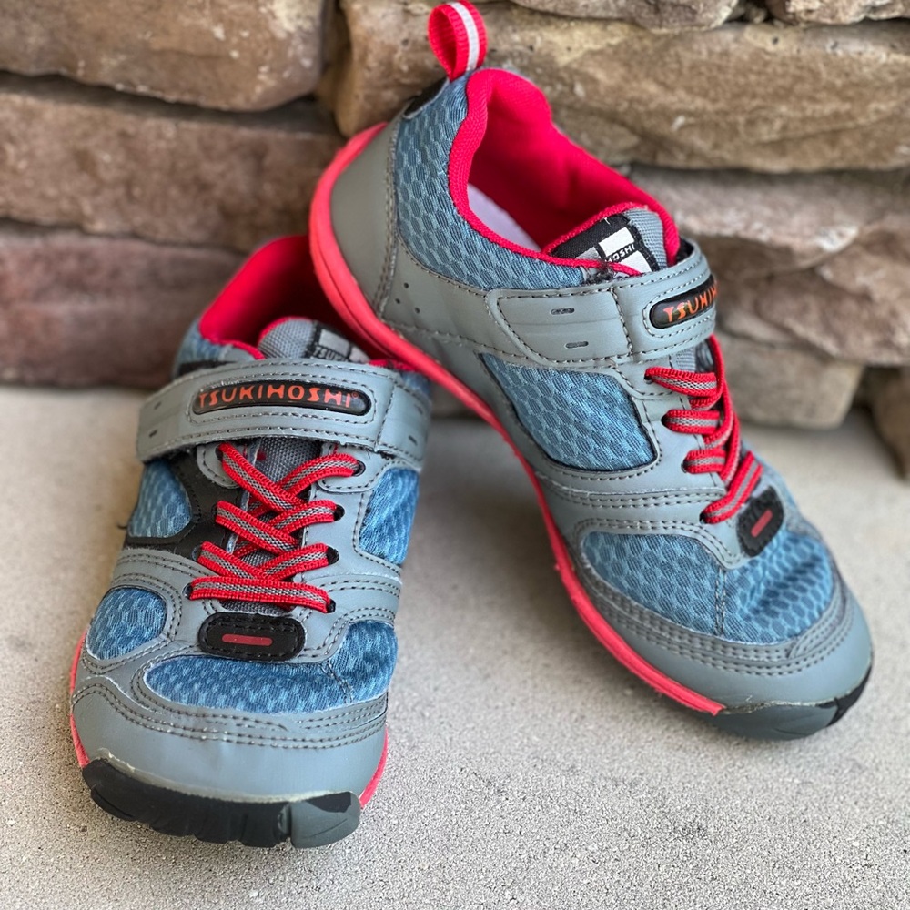 Tsukihoshi boys size 12 tennis shoes in GUC, minimal signs of wear (see pics)
